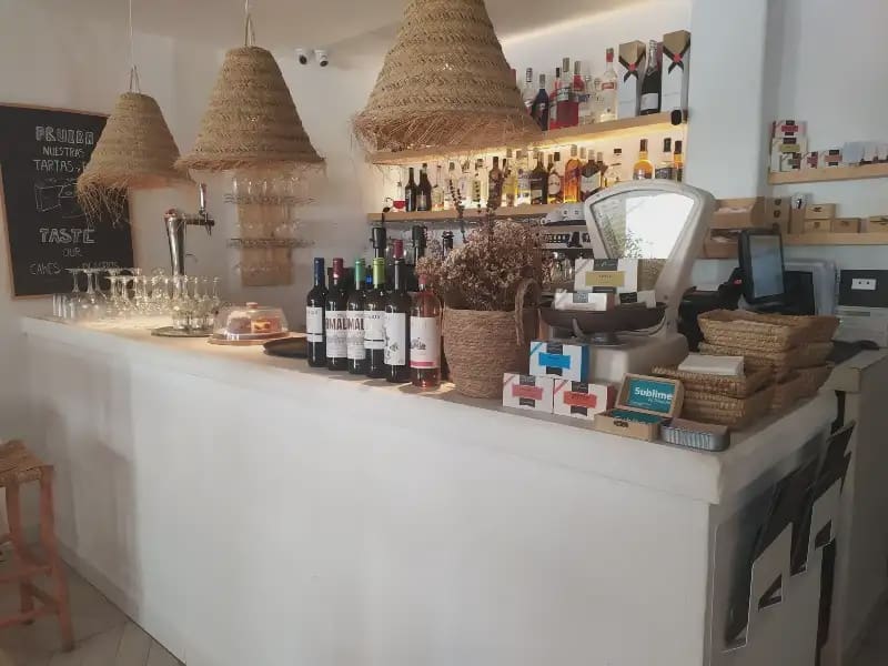 Commercial for rent in Nerja - € 3,700 (Ref: 9928245)