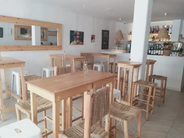 Comercial para arrendar em Centro, Nerja - 3 700 € (Ref: 9928245)