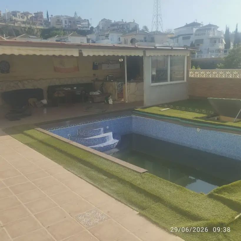 3 soverom Villa til salgs i Torrox med svømmebasseng garasje - € 429 000 (Ref: 9937035)