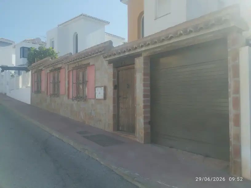 3 soverom Villa til salgs i Torrox med svømmebasseng garasje - € 429 000 (Ref: 9937035)