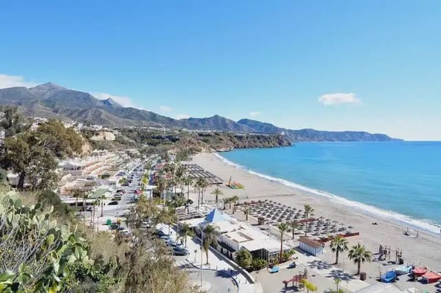 Commercieel te huur in Burriana, Nerja - € 1.836 (Ref: 9997544)