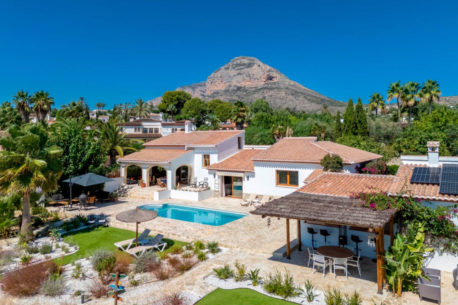 4 bedroom Villa for sale in Javea / Xabia with pool garage - € 2,250,000 (Ref: 10051966)