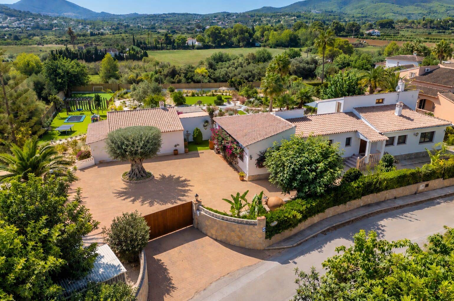 4 bedroom Villa for sale in Javea / Xabia with pool garage - € 2,250,000 (Ref: 10051966)