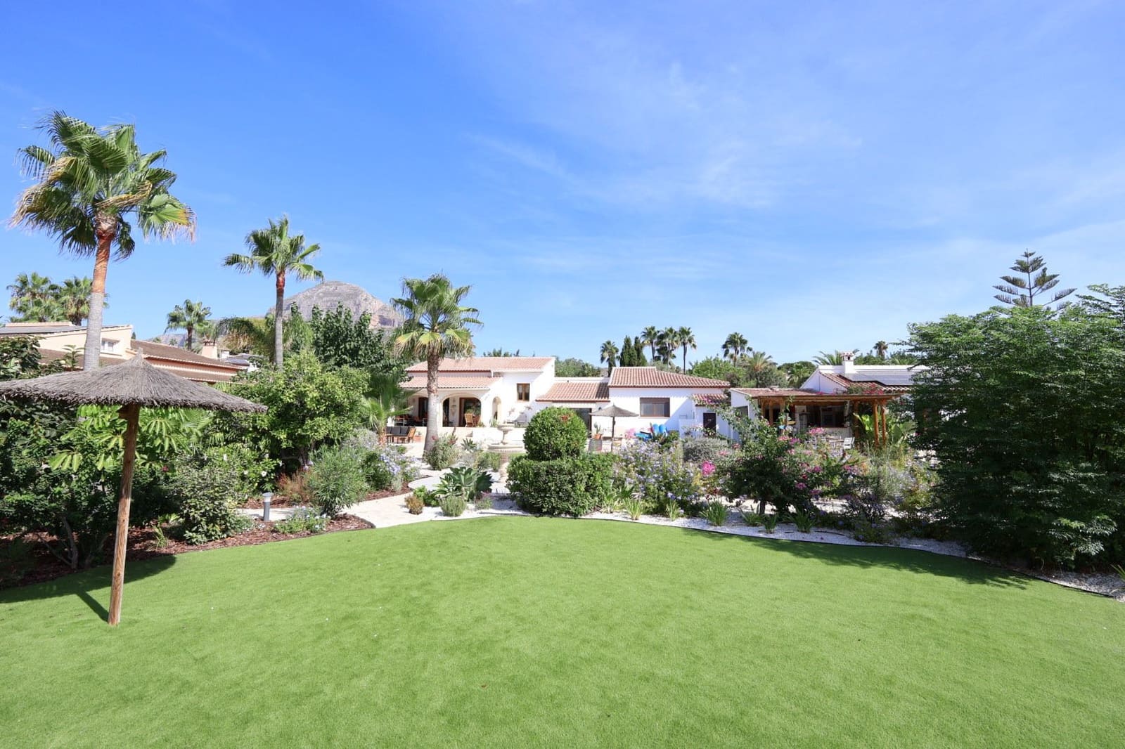 4 bedroom Villa for sale in Javea / Xabia with pool garage - € 2,250,000 (Ref: 10051966)