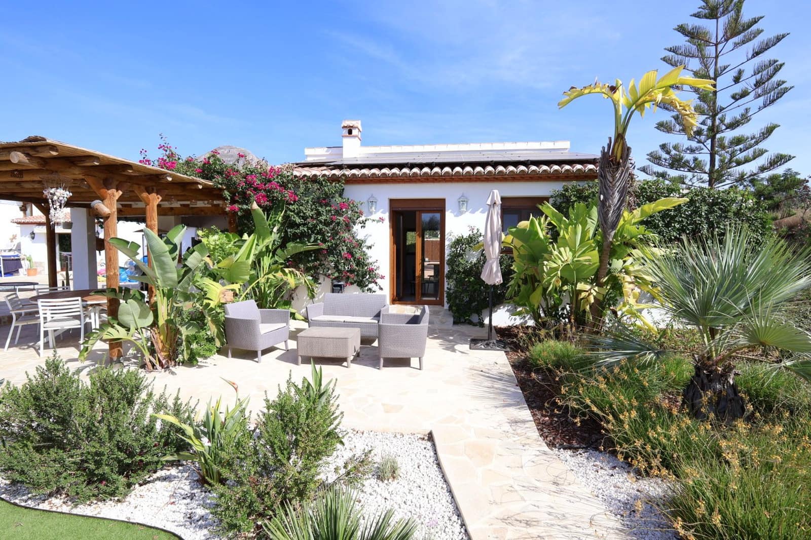 4 bedroom Villa for sale in Javea / Xabia with pool garage - € 2,250,000 (Ref: 10051966)