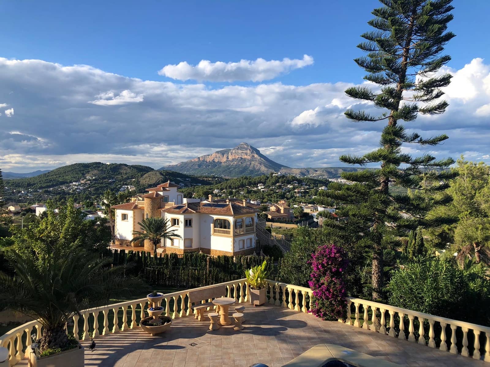 3 soveværelse Villa til salg i Pinosol med garage - € 1.695.000 (Ref: 6324677)