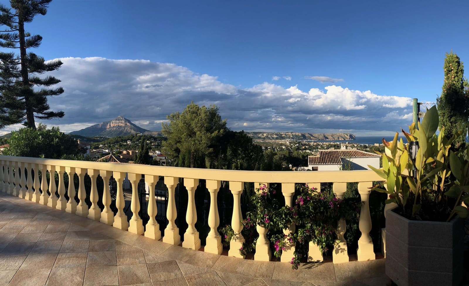 3 soveværelse Villa til salg i Pinosol med garage - € 1.695.000 (Ref: 6324677)