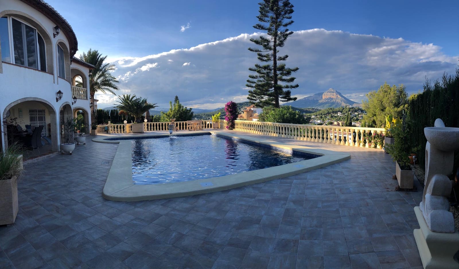 3 soveværelse Villa til salg i Pinosol med garage - € 1.695.000 (Ref: 6324677)