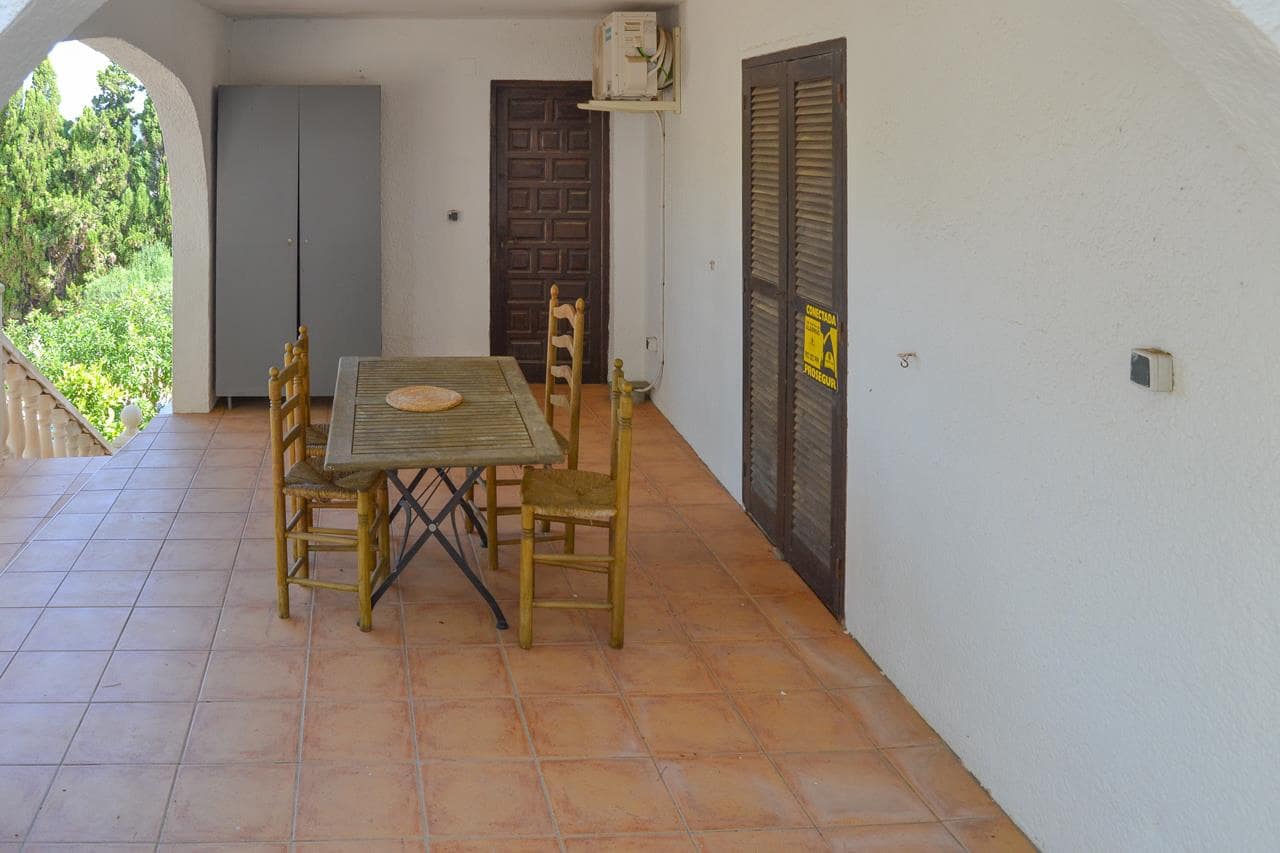3 bedroom Villa for sale in Pedreguer with garage - € 510,000 (Ref: 7601005)