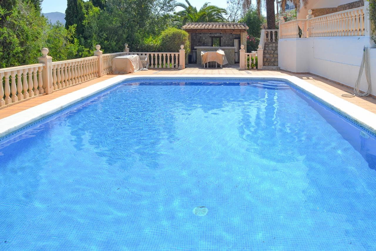 3 bedroom Villa for sale in Pedreguer with garage - € 510,000 (Ref: 7601005)