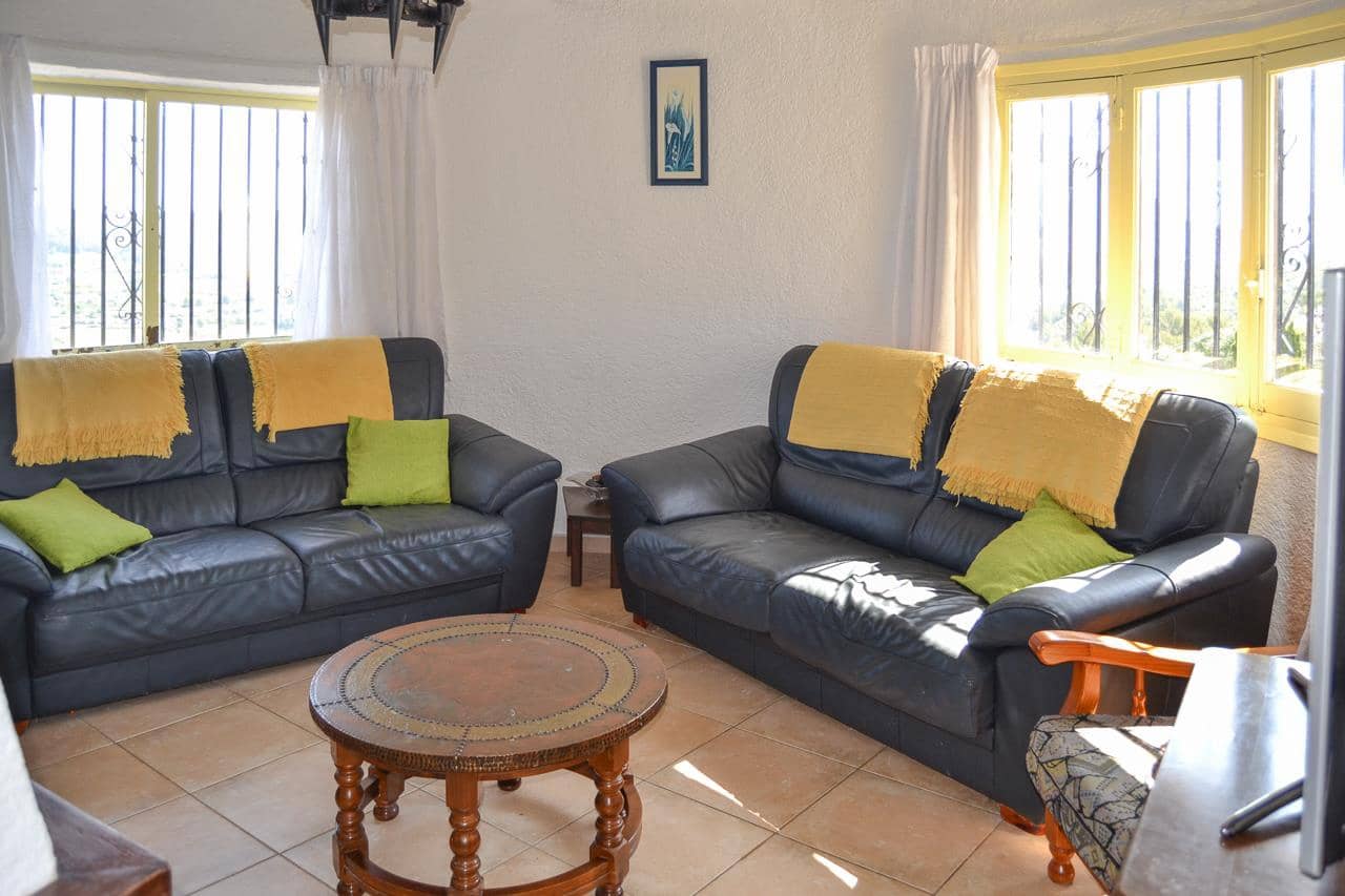 3 bedroom Villa for sale in Pedreguer with garage - € 510,000 (Ref: 7601005)