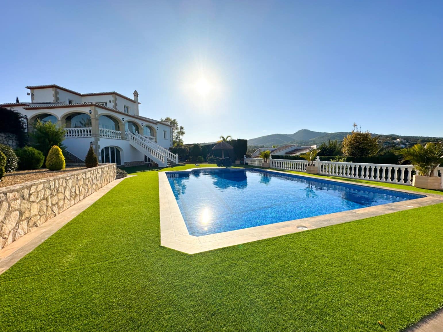 6 bedroom Villa for sale in Javea / Xabia with garage - € 1,495,000 (Ref: 8102028)
