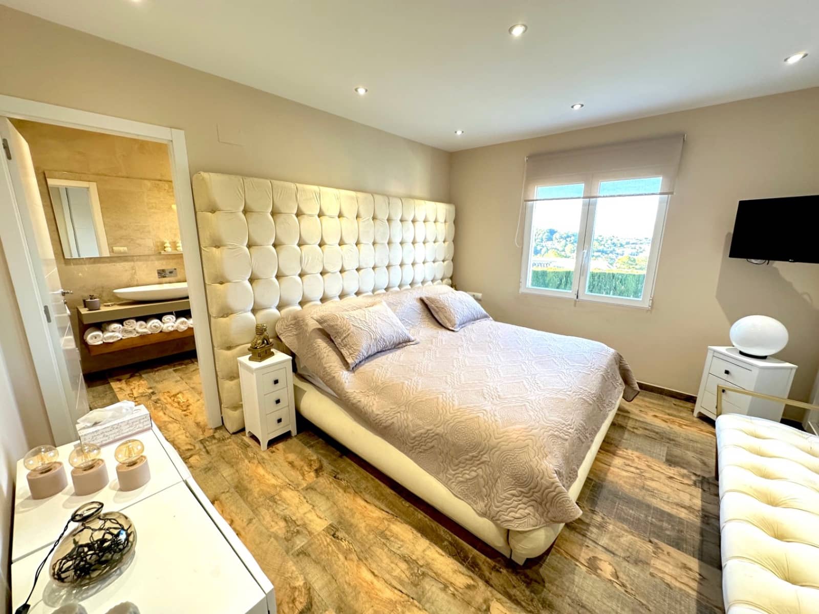 6 bedroom Villa for sale in Javea / Xabia with garage - € 1,495,000 (Ref: 8102028)