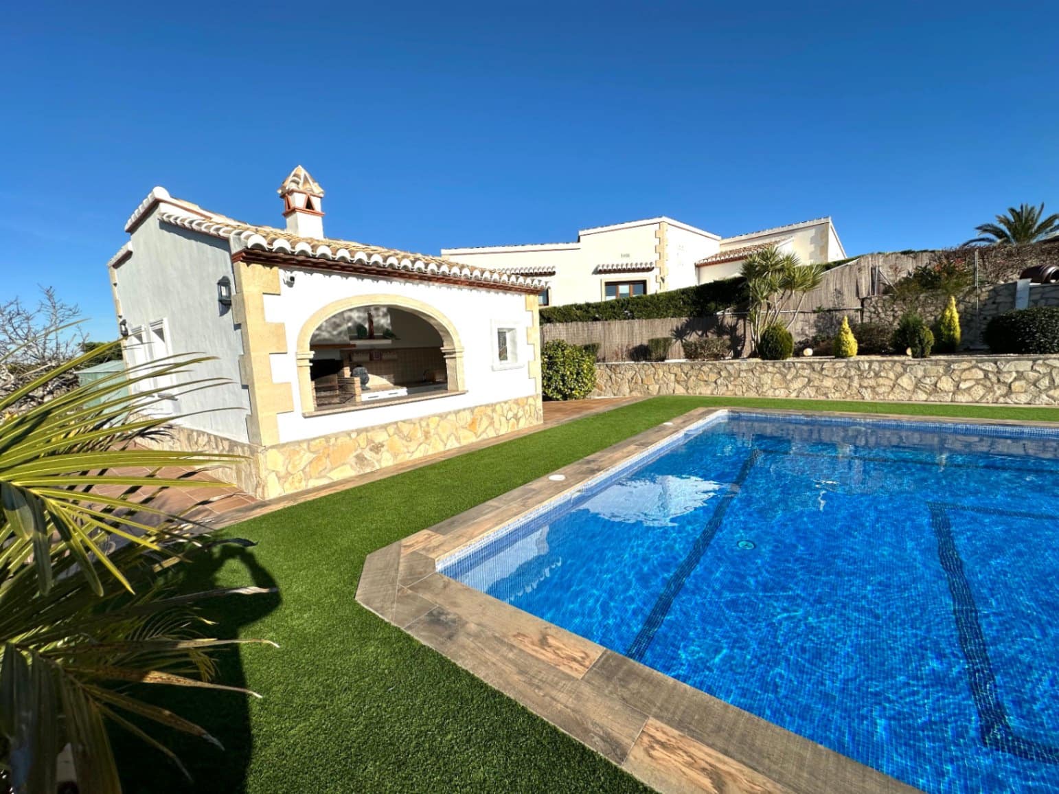 6 bedroom Villa for sale in Javea / Xabia with garage - € 1,495,000 (Ref: 8102028)