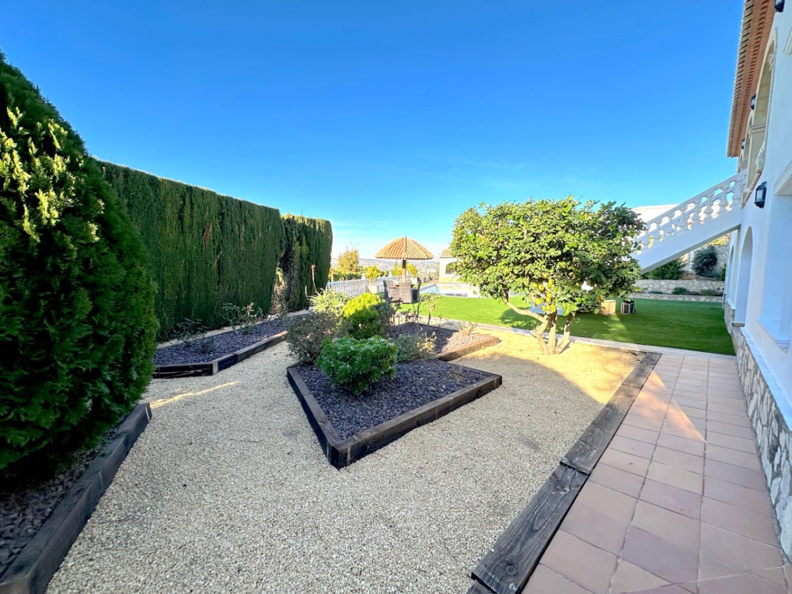 6 bedroom Villa for sale in Javea / Xabia with garage - € 1,495,000 (Ref: 8102028)