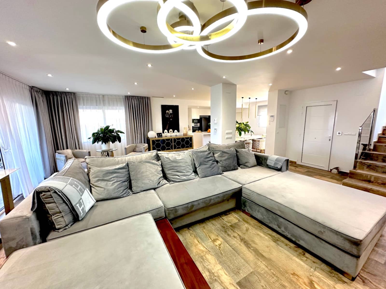 6 bedroom Villa for sale in Javea / Xabia with garage - € 1,495,000 (Ref: 8102028)