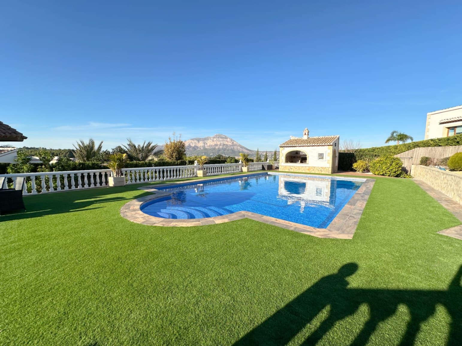 6 bedroom Villa for sale in Javea / Xabia with garage - € 1,495,000 (Ref: 8102028)