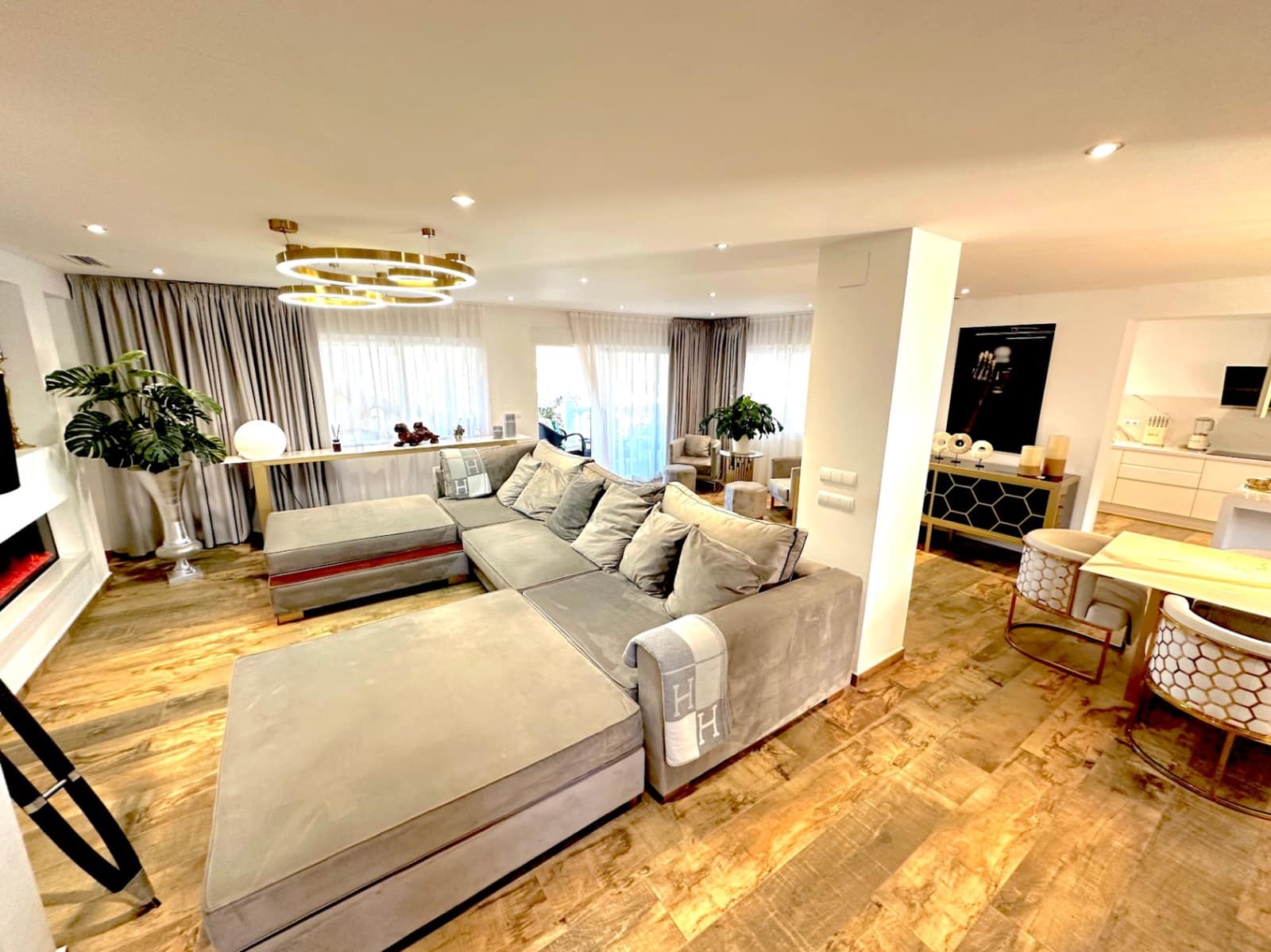 6 bedroom Villa for sale in Javea / Xabia with garage - € 1,495,000 (Ref: 8102028)