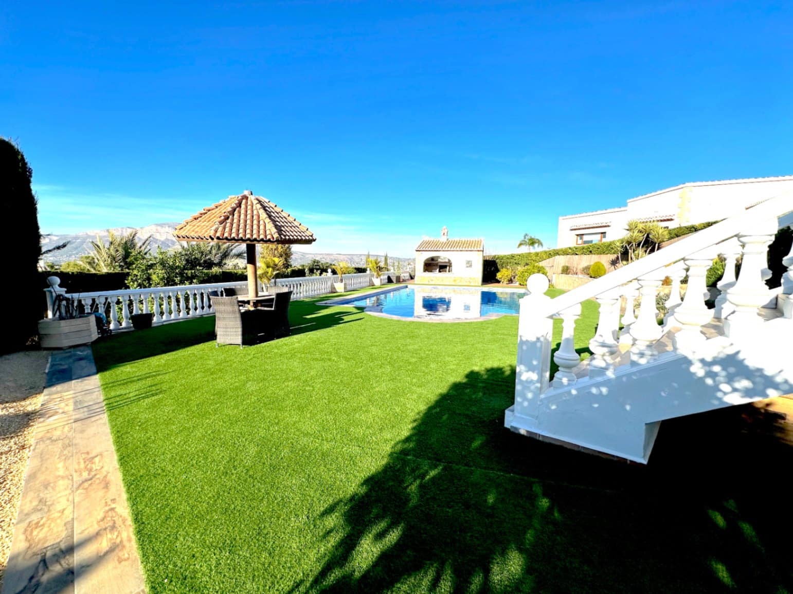 6 bedroom Villa for sale in Javea / Xabia with garage - € 1,495,000 (Ref: 8102028)