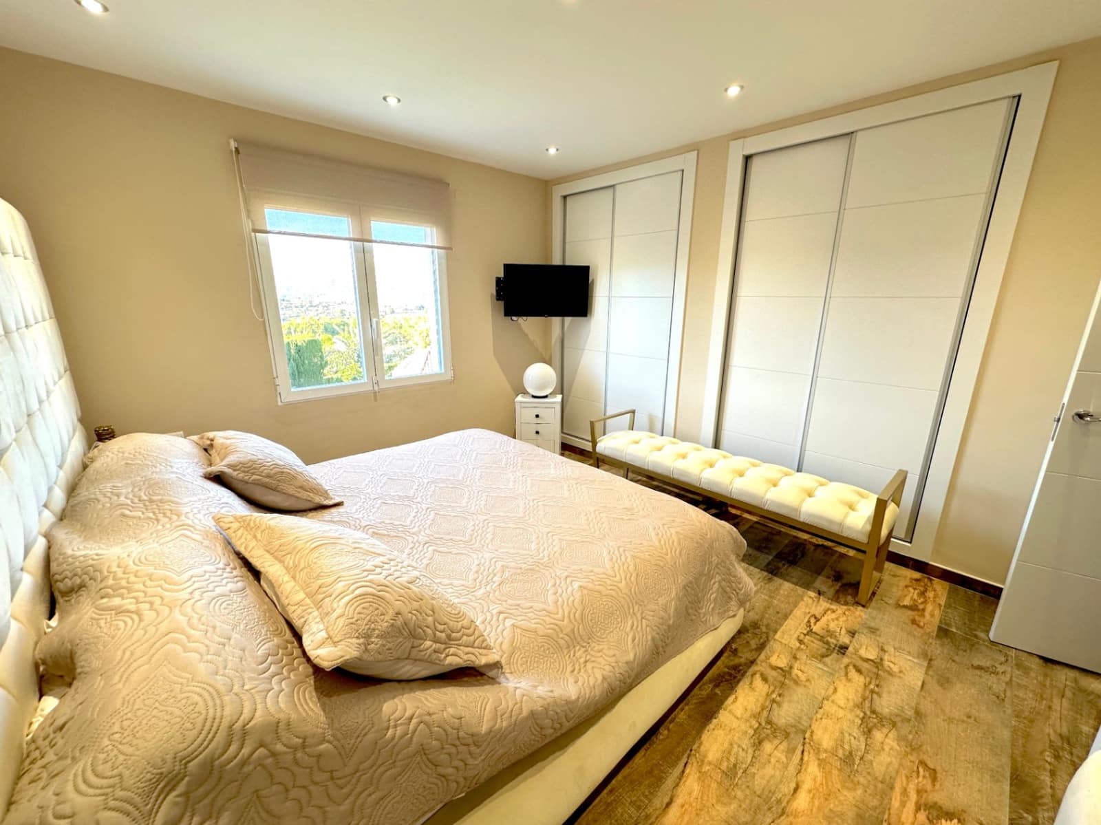 6 bedroom Villa for sale in Javea / Xabia with garage - € 1,495,000 (Ref: 8102028)