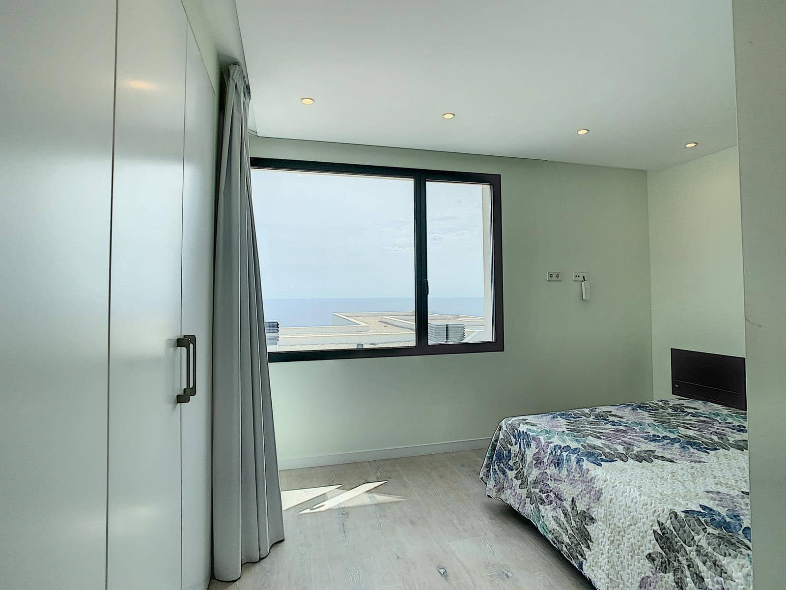 4 bedroom Villa for sale in Cumbre del Sol with garage - € 1,150,000 (Ref: 8657921)