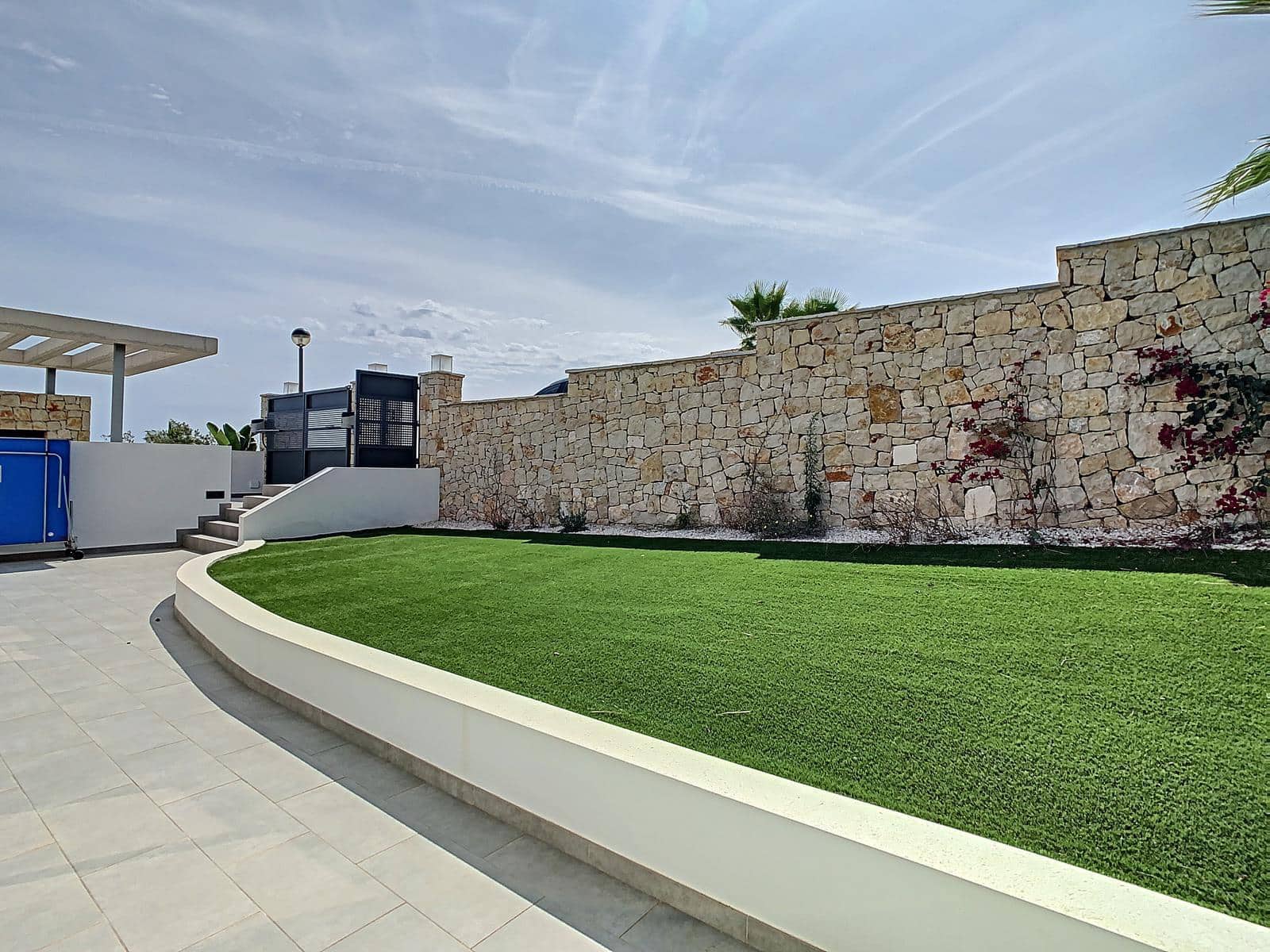 4 bedroom Villa for sale in Cumbre del Sol with garage - € 1,150,000 (Ref: 8657921)