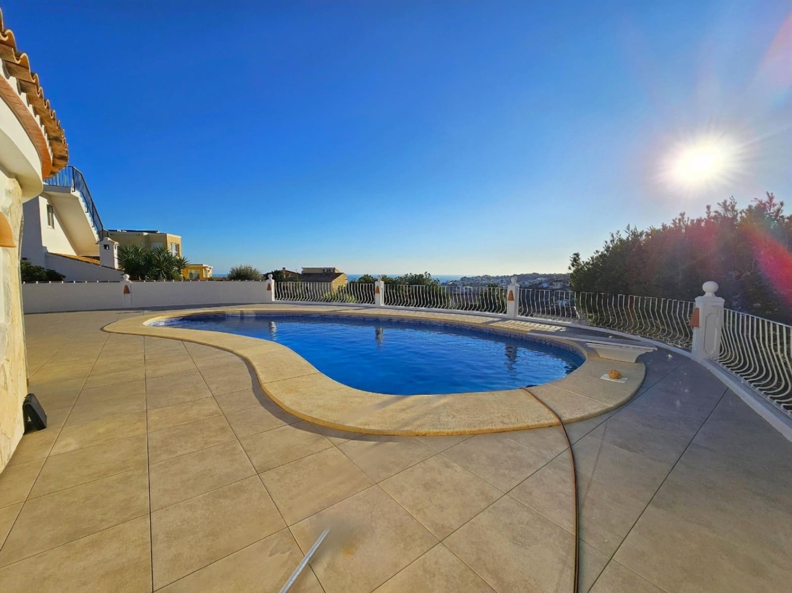 Chalet de 5 habitaciones en Cumbre del Sol en venta con garaje - 625.000 € (Ref: 8777502)