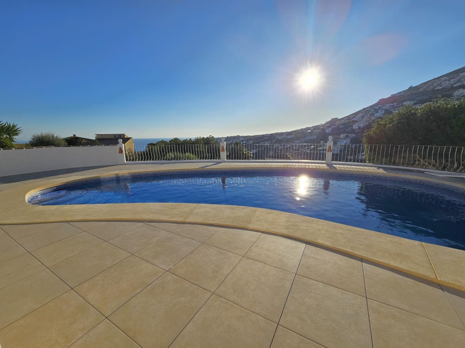 Chalet de 5 habitaciones en Cumbre del Sol en venta con garaje - 625.000 € (Ref: 8777502)