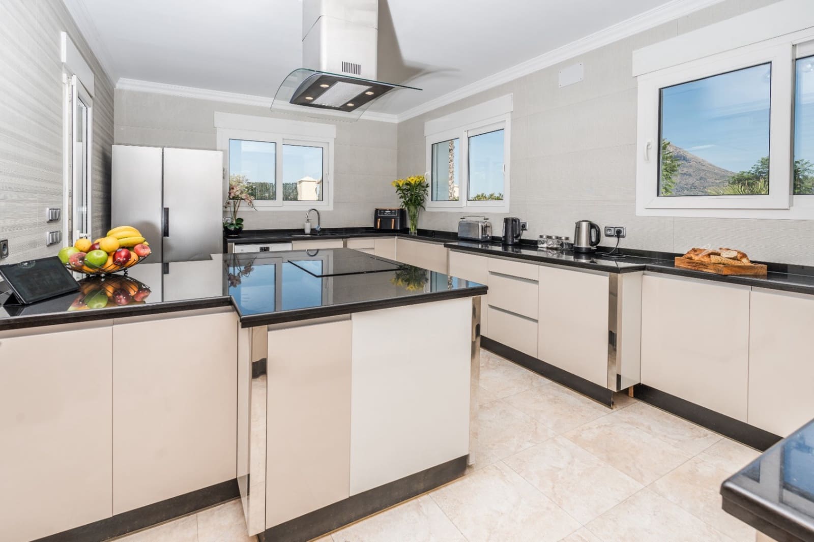 6 bedroom Villa for sale in Javea / Xabia with garage - € 1,500,000 (Ref: 9396509)