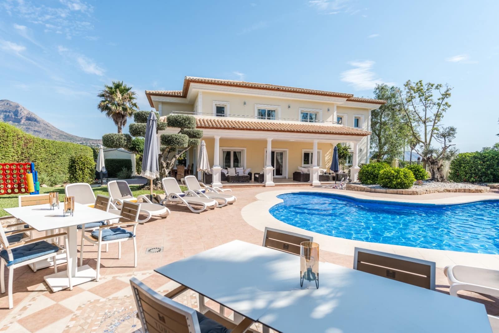 6 bedroom Villa for sale in Javea / Xabia with garage - € 1,500,000 (Ref: 9396509)