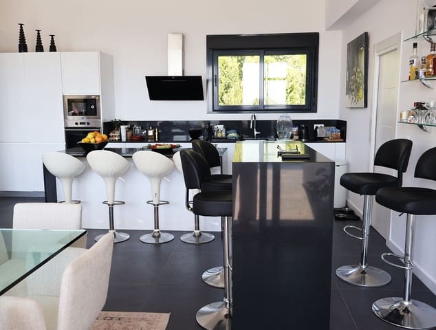 3 Zimmer Villa zu verkaufen in Teulada Pueblo, Teulada-Moraira mit Garage - 1.495.000 € (Ref: 9485425)