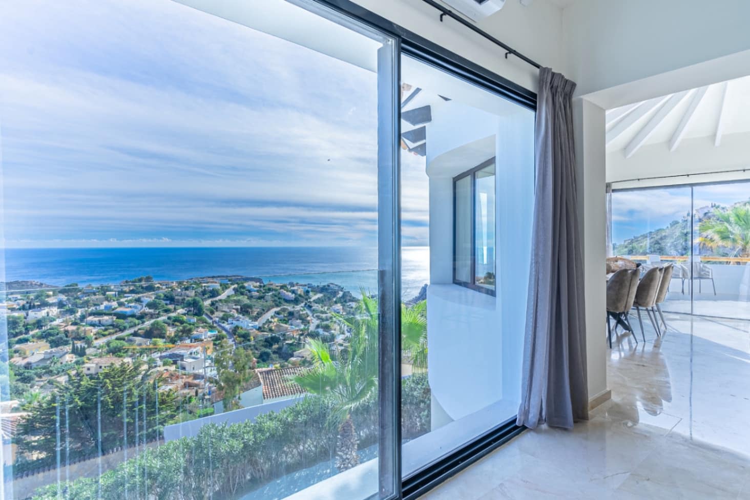 5 soveværelse Villa til salg i Cumbre del Sol med garage - € 1.700.000 (Ref: 9583458)