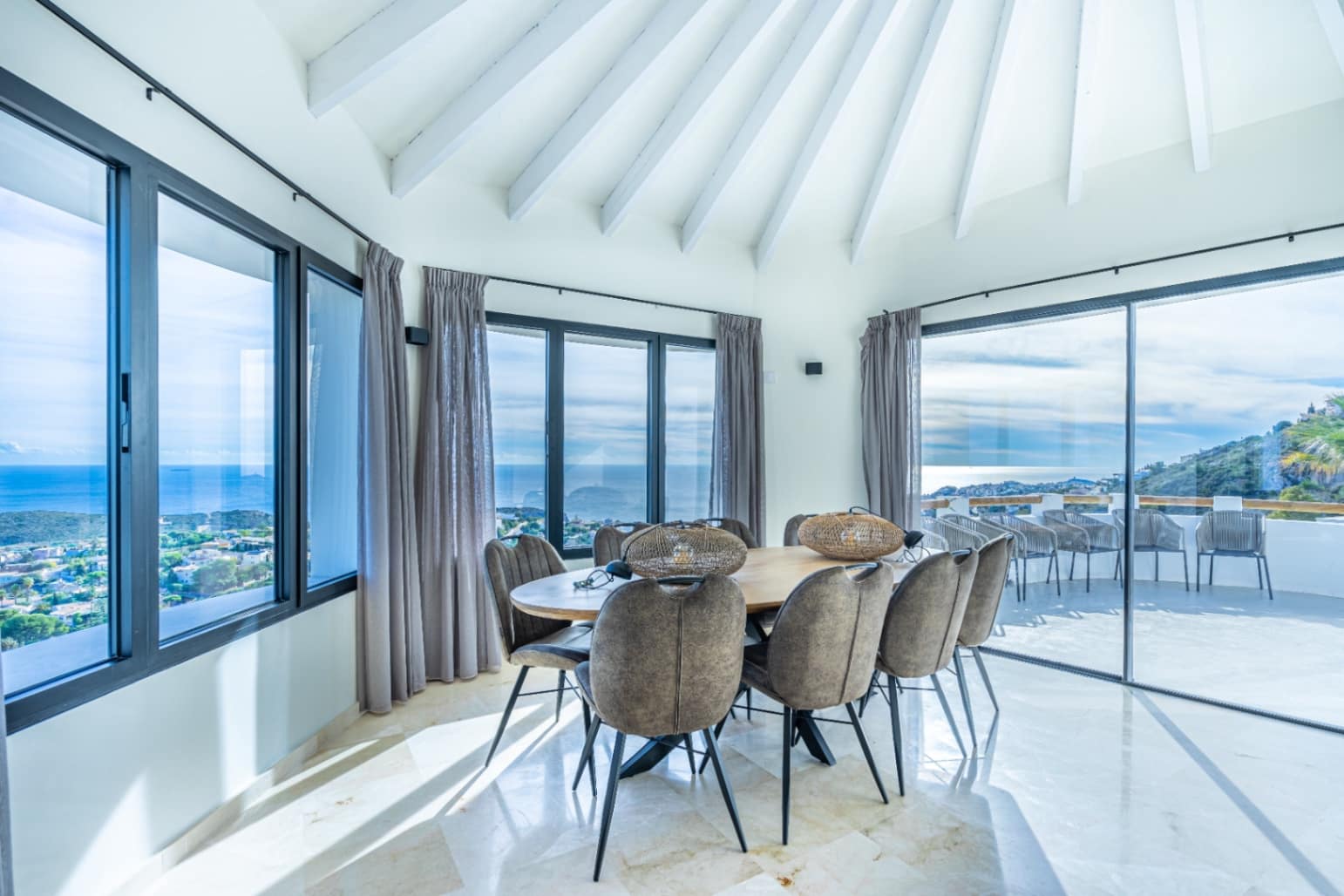 5 soveværelse Villa til salg i Cumbre del Sol med garage - € 1.700.000 (Ref: 9583458)