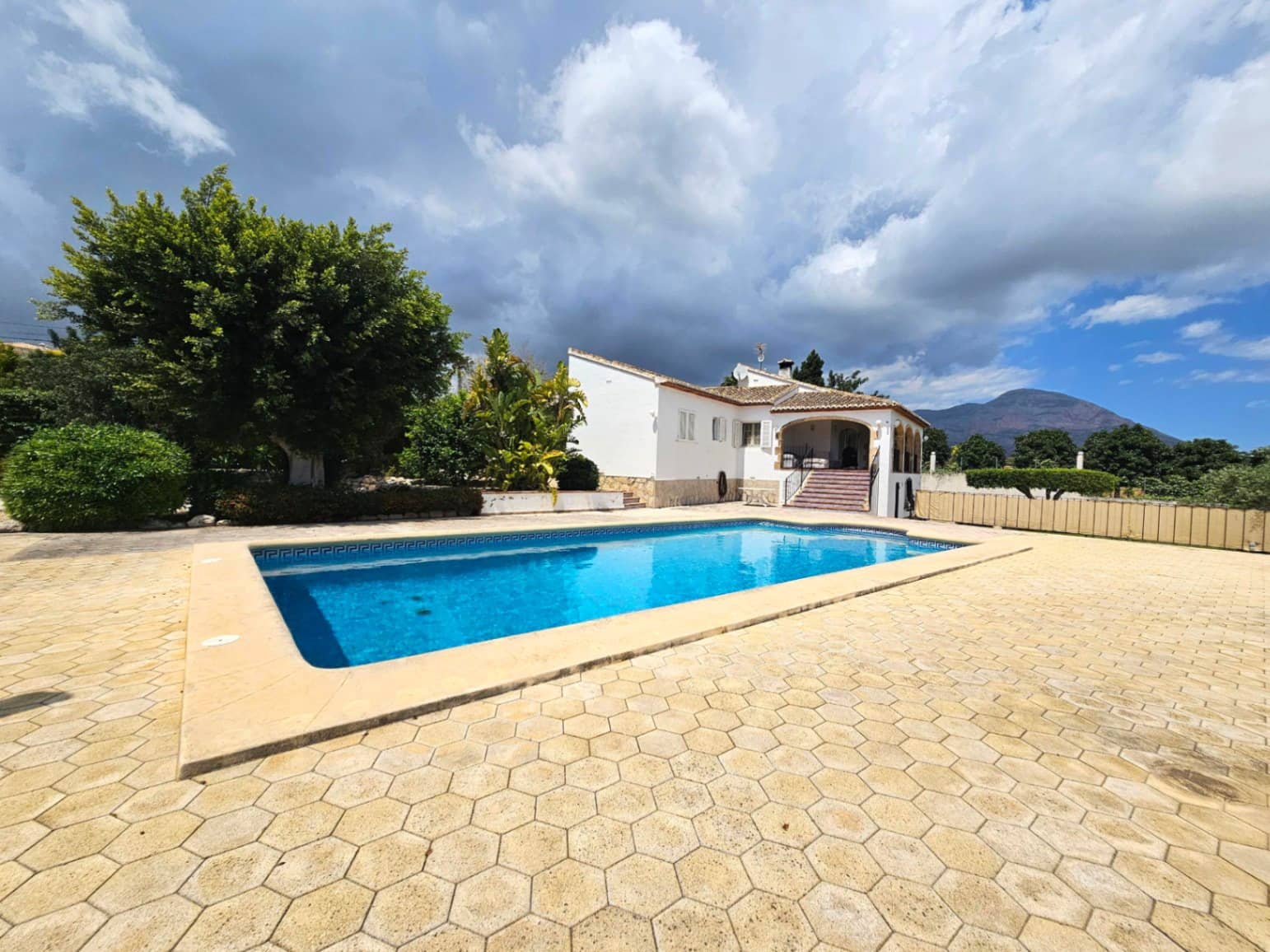 4 bedroom Villa for sale in Javea / Xabia with garage - € 1,500,000 (Ref: 9827629)