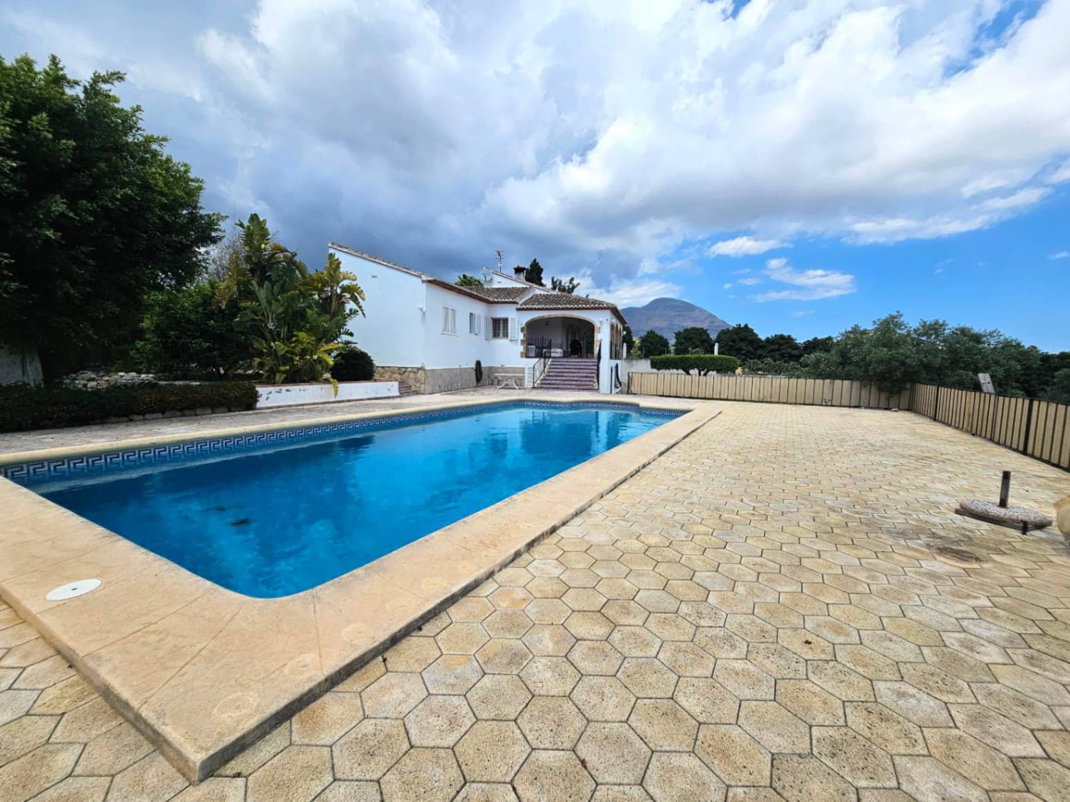 4 bedroom Villa for sale in Javea / Xabia with garage - € 1,500,000 (Ref: 9827629)