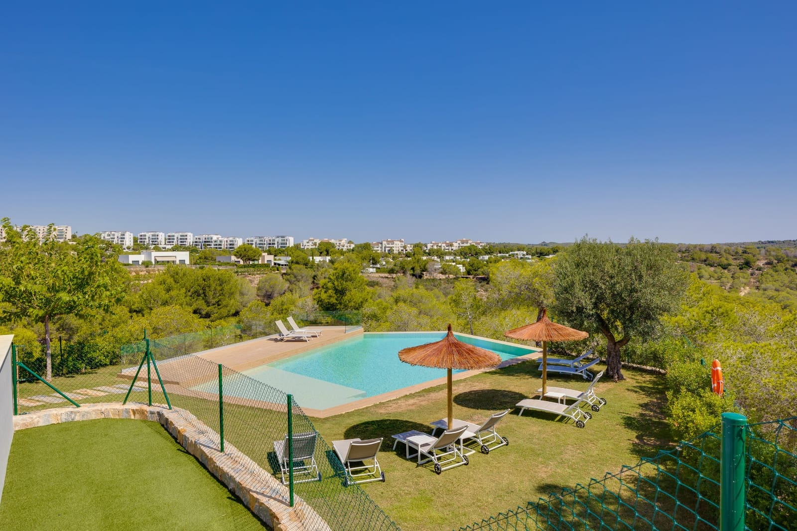 2 slaapkamer Appartement te koop in Campoamor met zwembad garage - € 449.000 (Ref: 10008324)