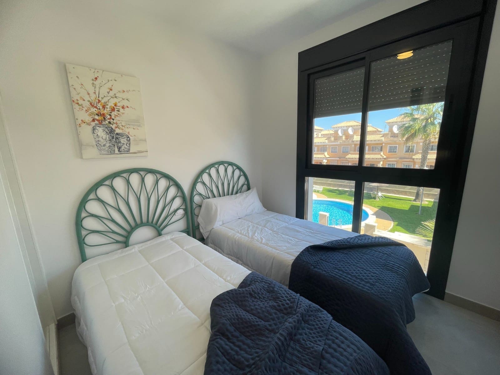 Apartamento de 2 habitaciones en Villamartin en venta con piscina garaje - 255.000 € (Ref: 10008325)