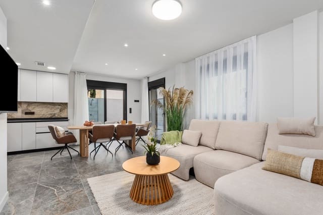 4 soverom Hus til salgs i Torre de la Horadada, Pilar de la Horadada med svømmebasseng garasje - € 649 000 (Ref: 10008327)