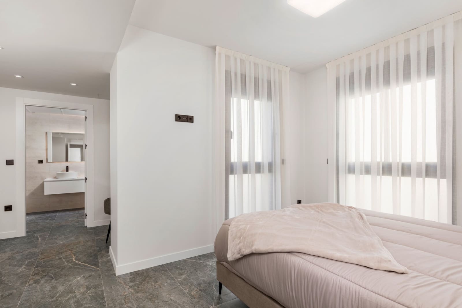 4 soverom Hus til salgs i Torre de la Horadada med svømmebasseng garasje - € 649 000 (Ref: 10008327)