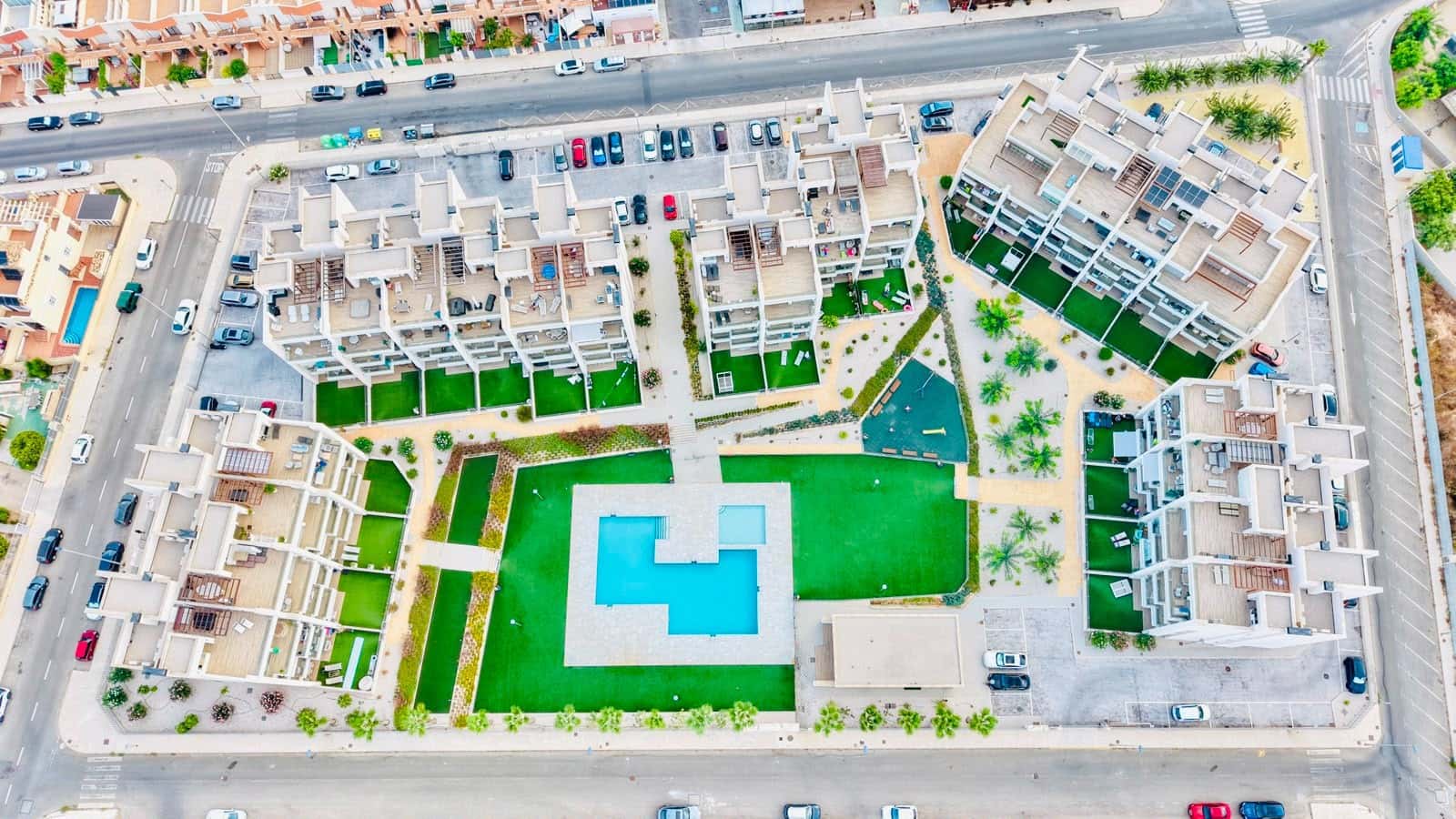 Apartamento de 2 habitaciones en Villamartin en venta con piscina garaje - 279.900 € (Ref: 10012827)
