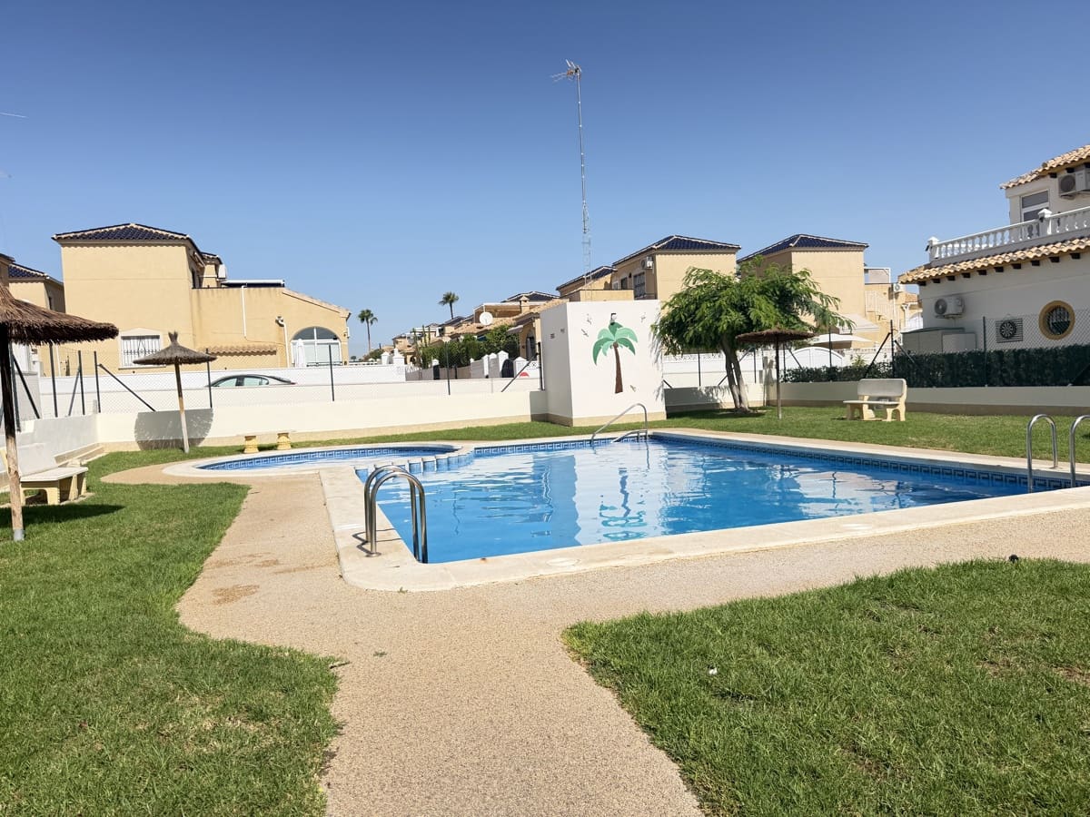 2 quarto Casa em Banda para venda em Los Altos com piscina garagem - 245 000 € (Ref: 10022009)