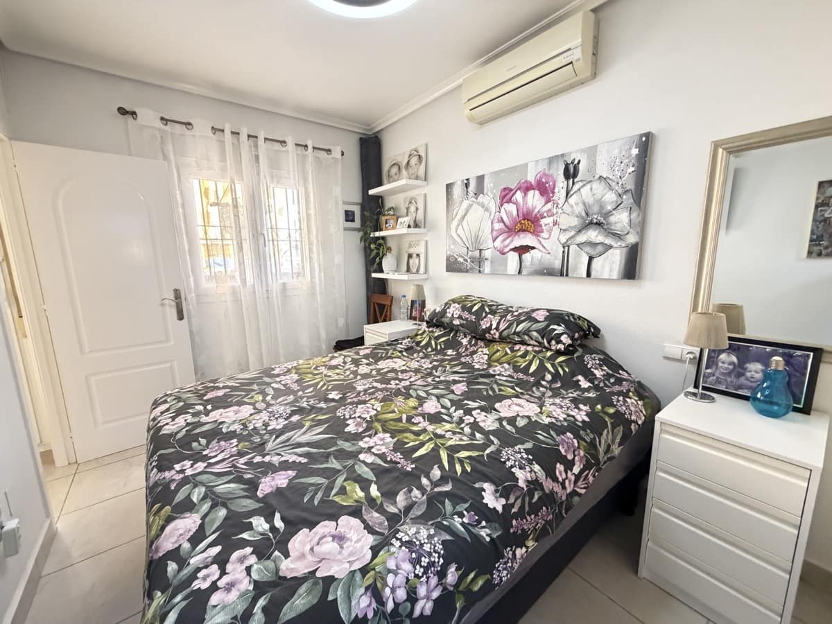 2 quarto Casa em Banda para venda em Los Altos com piscina garagem - 245 000 € (Ref: 10022009)