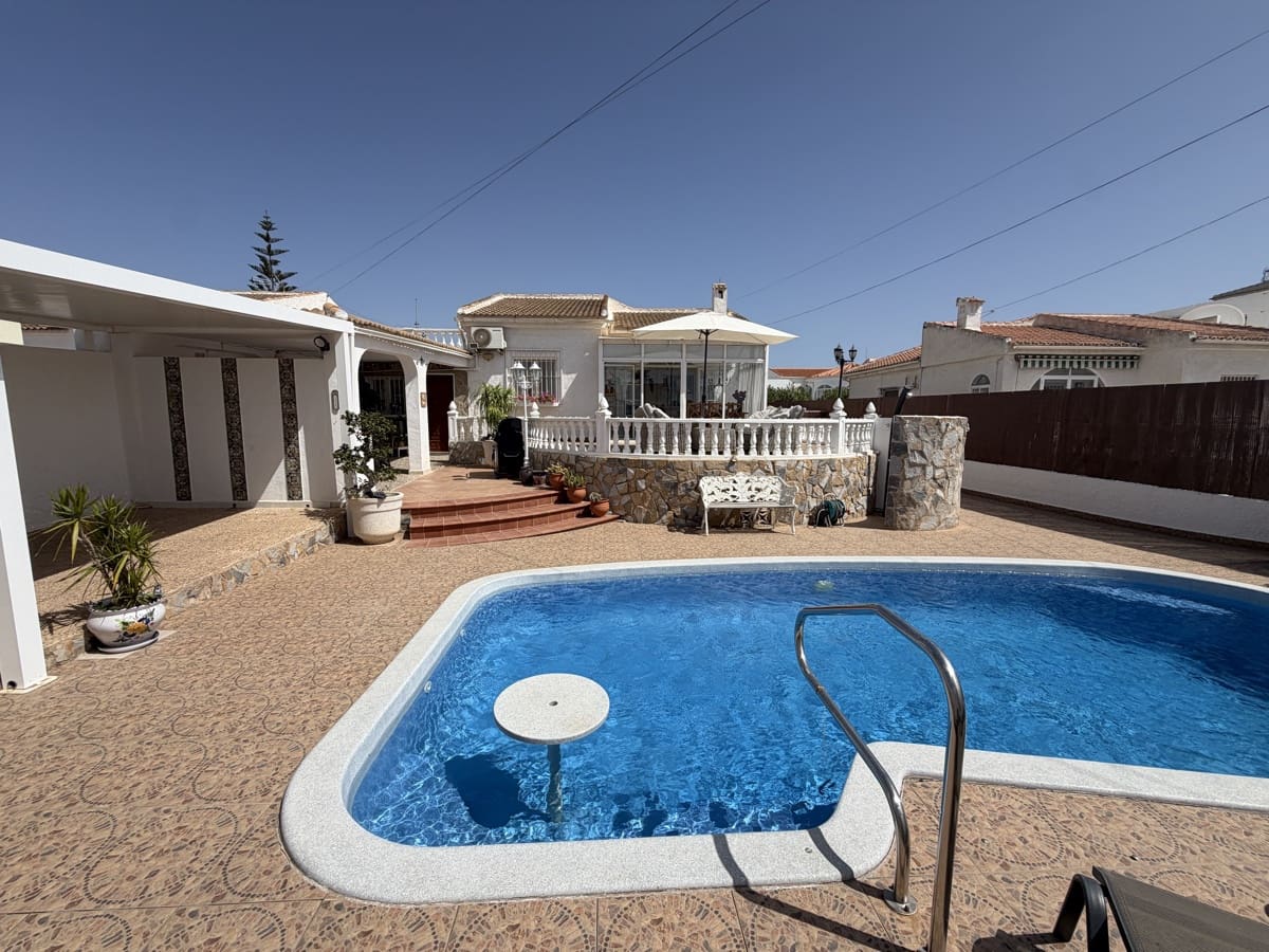 3 chambre Villa/Maison à vendre à San Luis avec piscine garage - 399 900 € (Ref: 10046985)