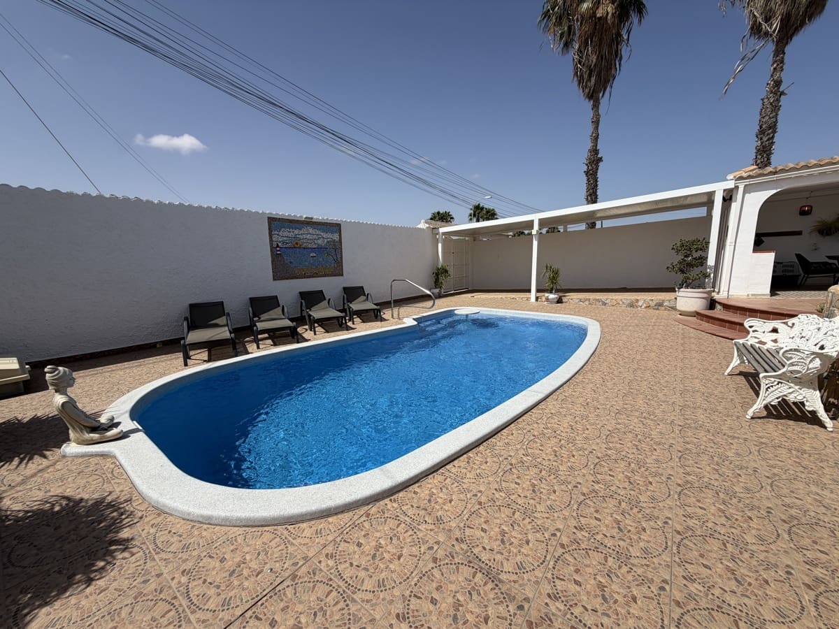 3 chambre Villa/Maison à vendre à San Luis avec piscine garage - 399 900 € (Ref: 10046985)