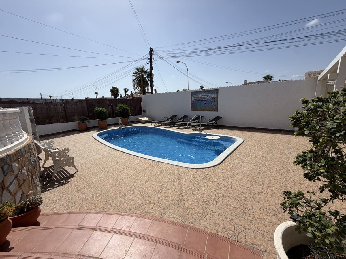 3 chambre Villa/Maison à vendre à San Luis avec piscine garage - 399 900 € (Ref: 10046985)