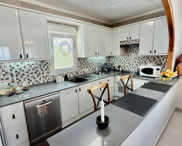 3 soverom Villa til salgs i San Luis, Torrevieja med svømmebasseng garasje - € 399 900 (Ref: 10054664)