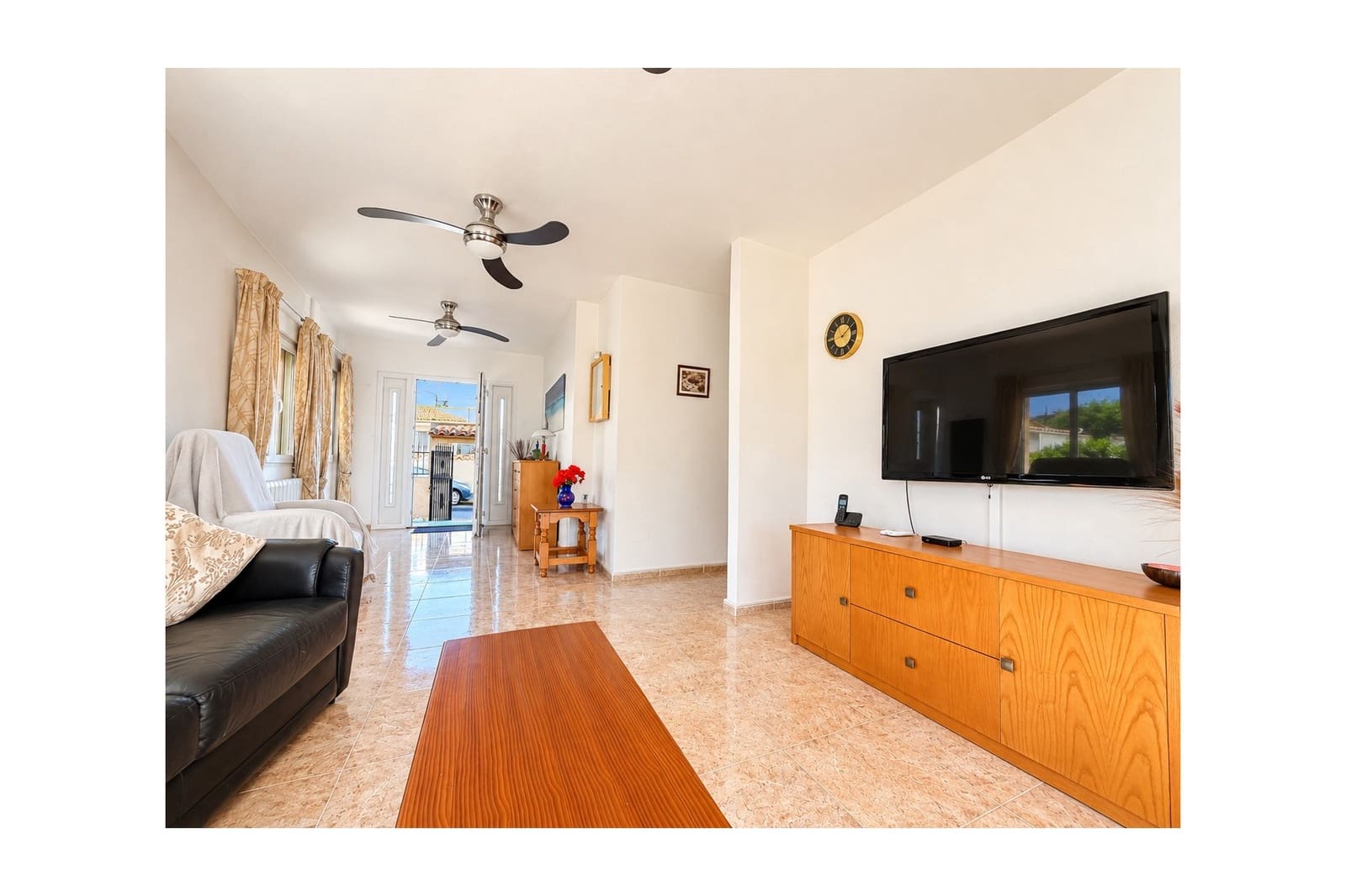 Chalet de 4 habitaciones en La Marina en venta con piscina garaje - 375.000 € (Ref: 10054665)
