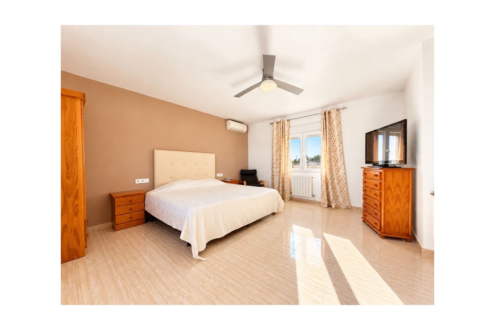 Chalet de 4 habitaciones en La Marina en venta con piscina garaje - 375.000 € (Ref: 10054665)