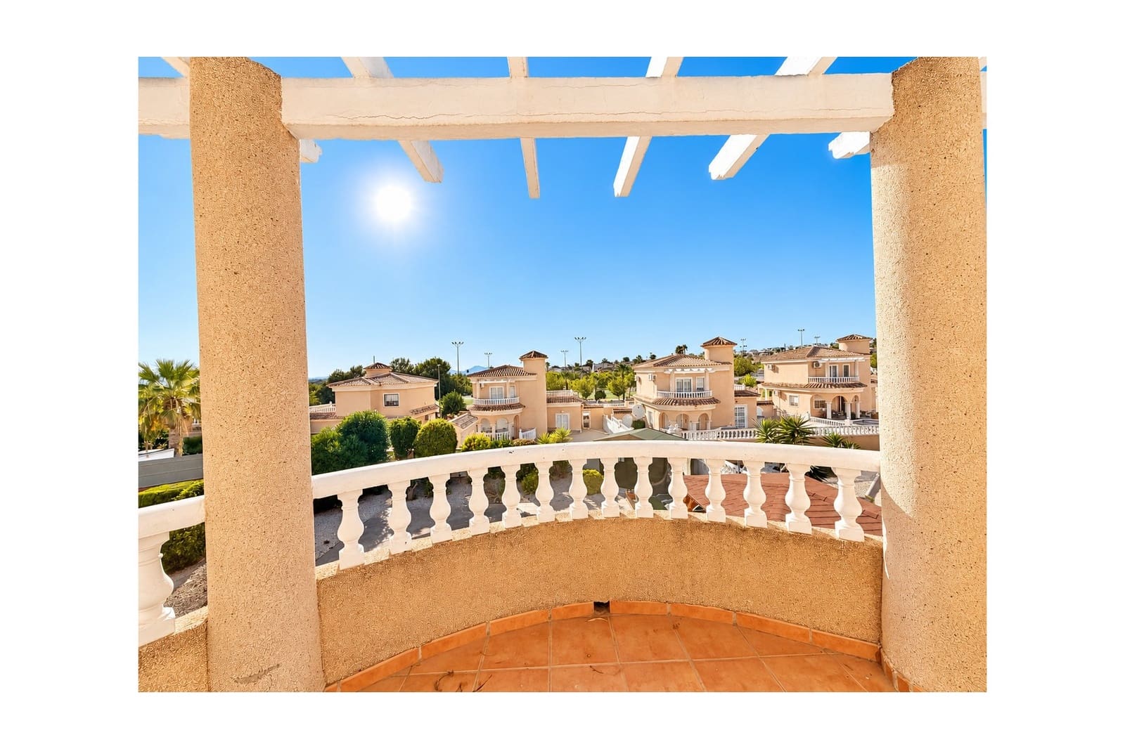 Chalet de 4 habitaciones en La Marina en venta con piscina garaje - 375.000 € (Ref: 10054665)