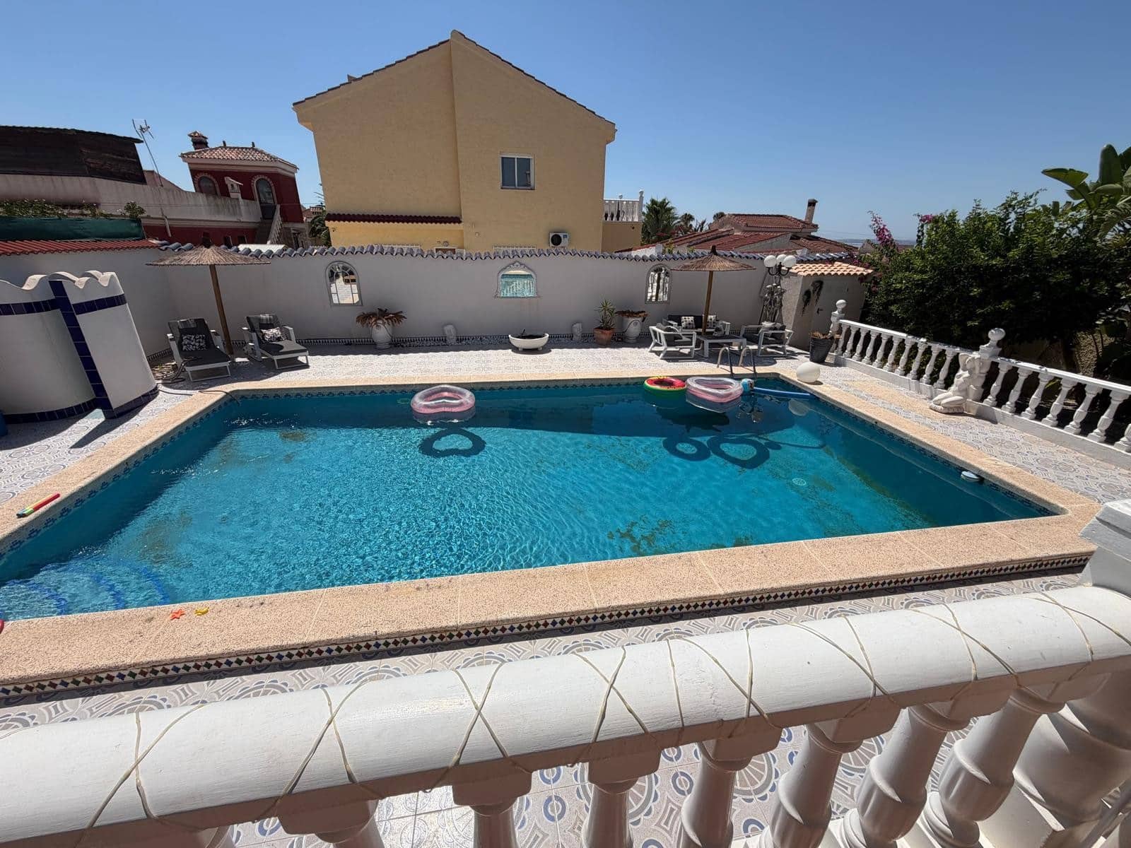 4 slaapkamer Villa te koop in Ciudad Quesada met zwembad garage - € 335.000 (Ref: 10057674)